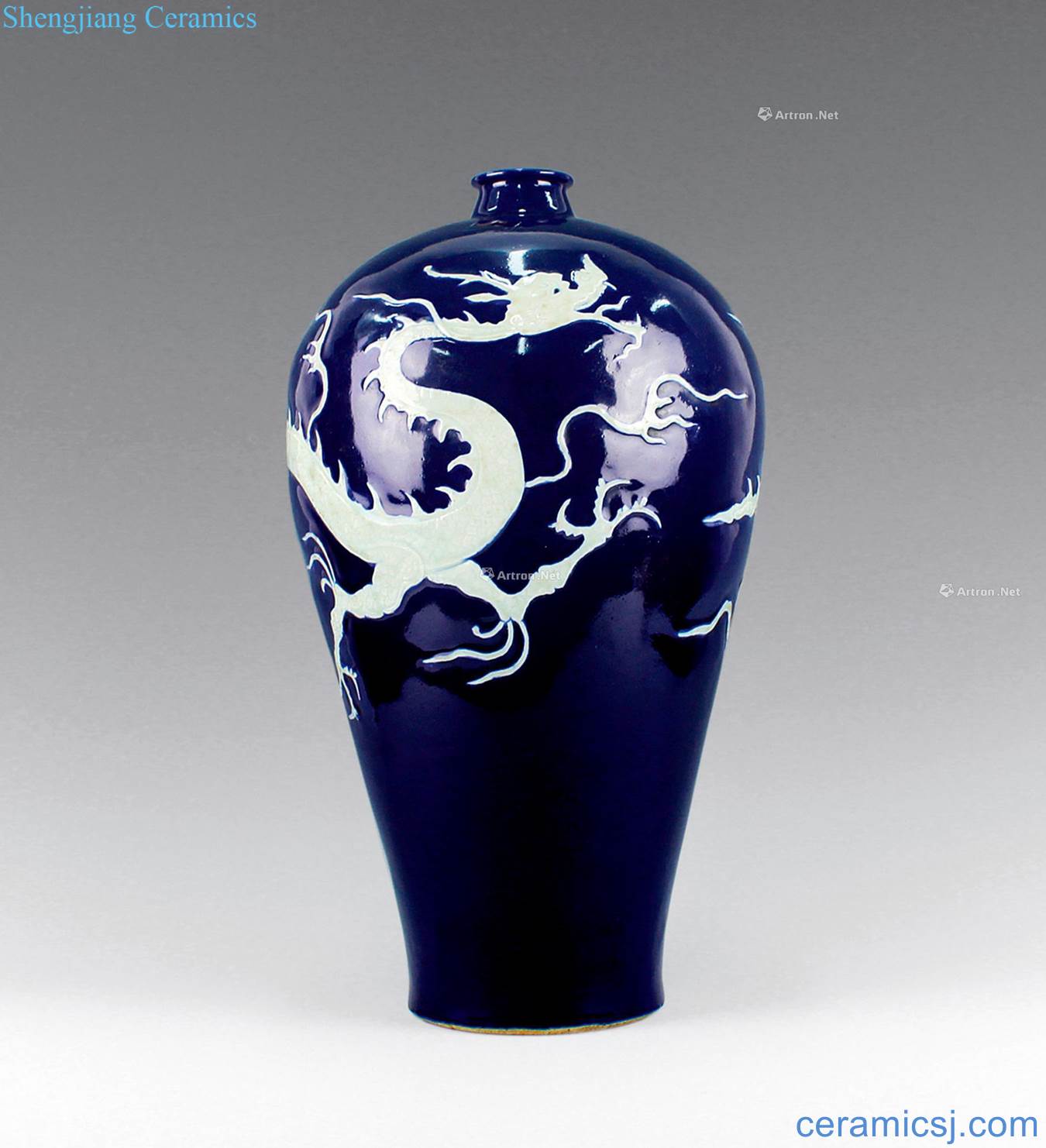 yuan Ji blue glaze white plastic YunLongWen plum bottle