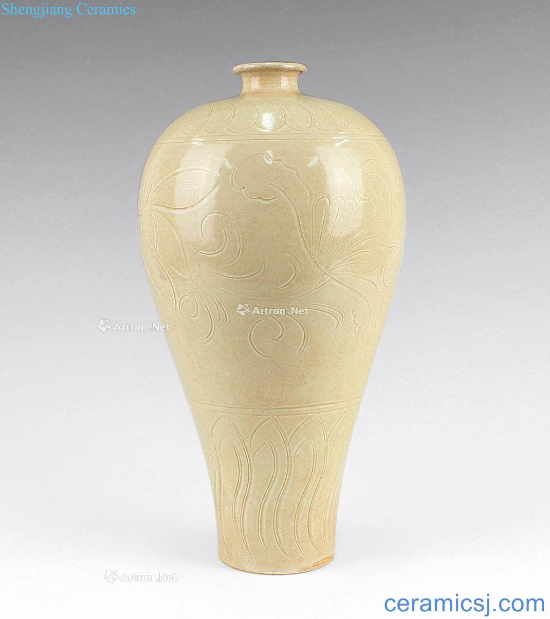 Song dynasty kiln carved plum bottle