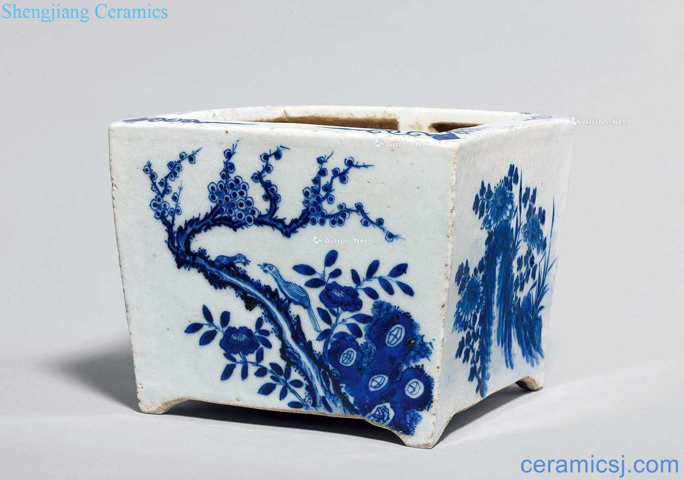 Qianlong blue-and-white four seasons flower basin