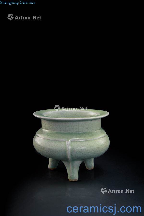 The southern song dynasty longquan celadon  CuiQing glaze by furnace