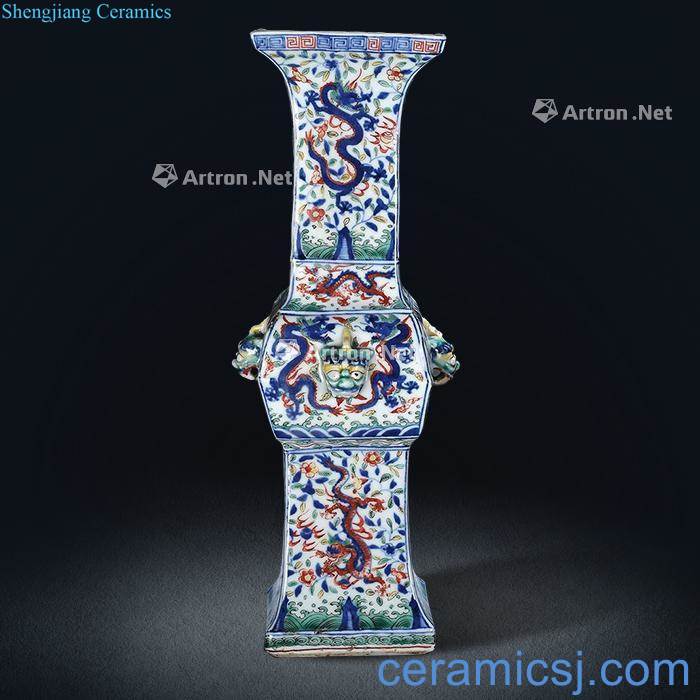 Blue and white color YunLongWen vase with flowers