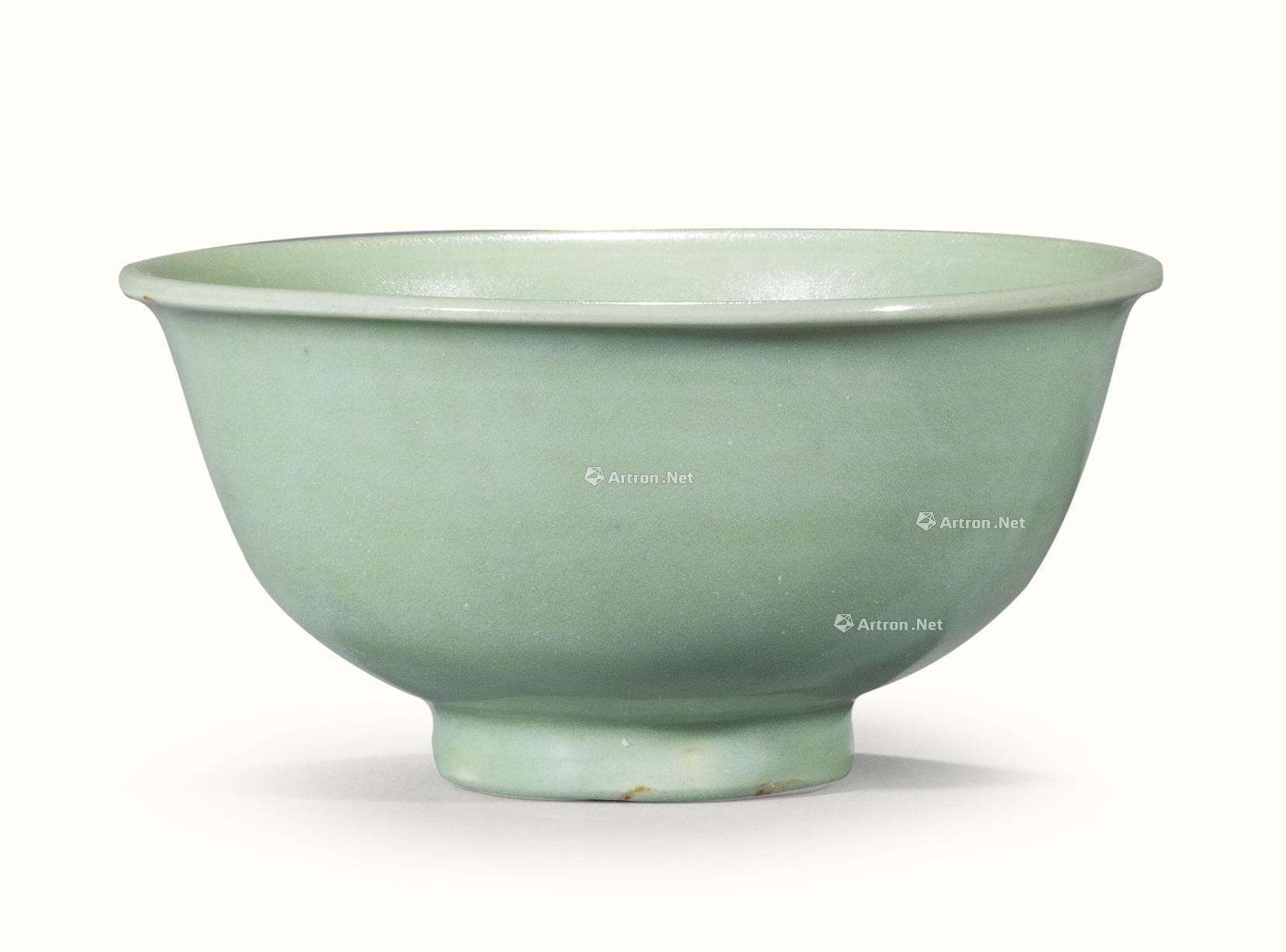 Ming Longquan celadon green glaze dark carved flower grain tiny mouth bowl