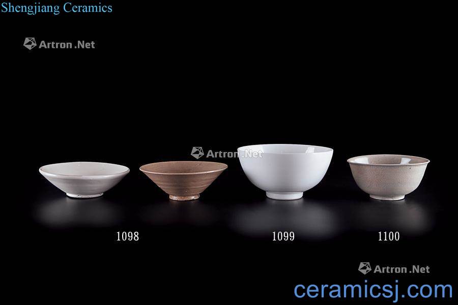 Yuan and Ming dynasty celadon bowls