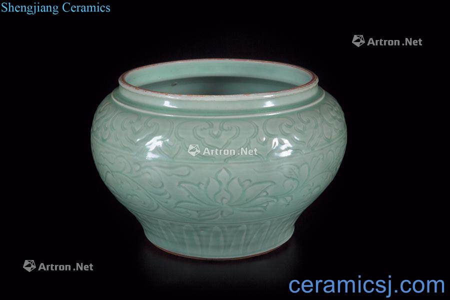 Ming Longquan celadon green glazed carved flower grain big pot