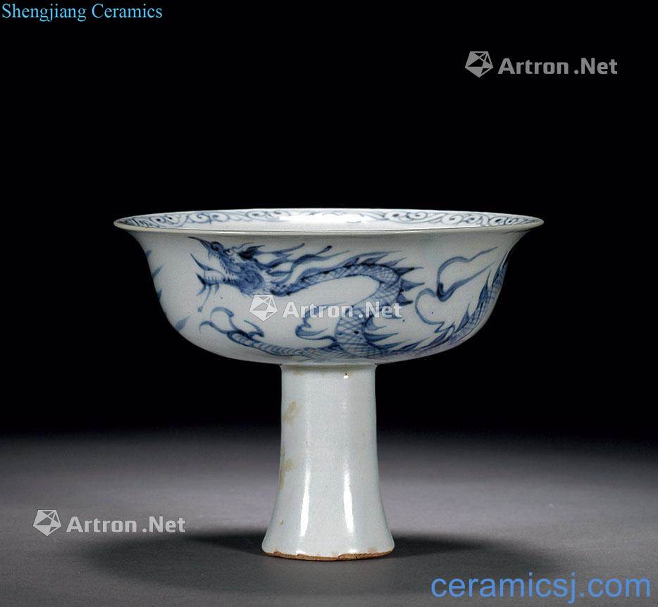 yuan Blue and white YunLongWen footed cup