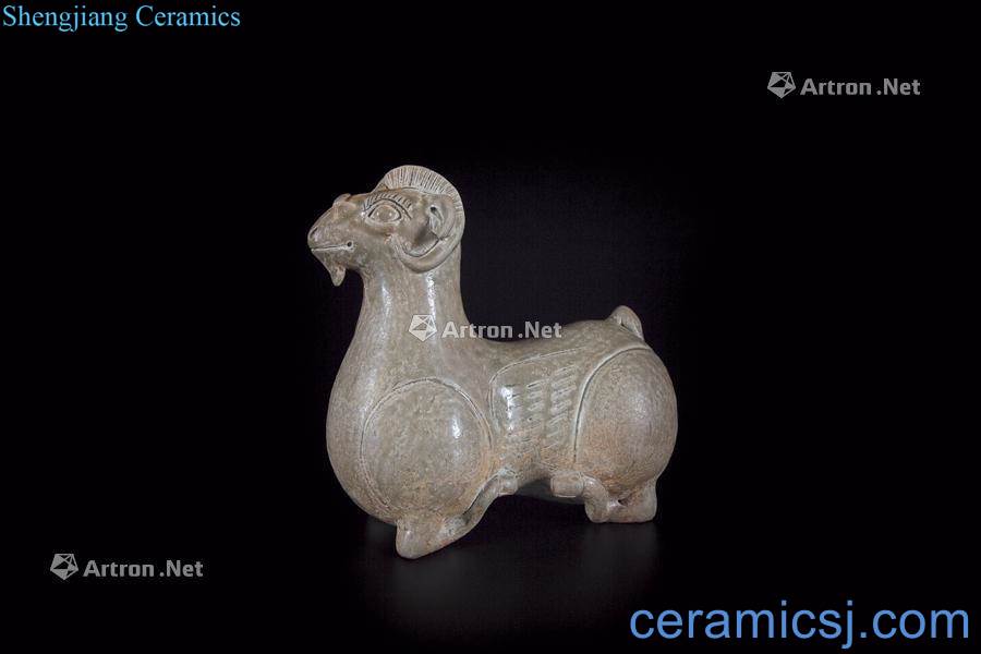 In The Three Kingdoms wu The kiln green glaze lying sheep