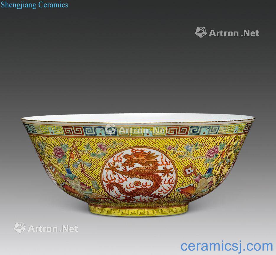 Yellow medallion famille rose bowl of dragon pattern