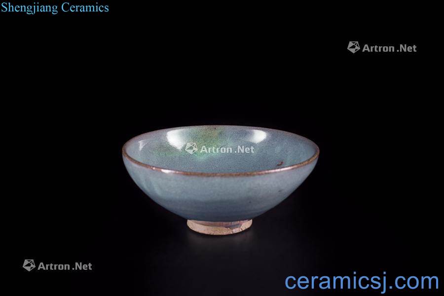 The yuan  masterpieces the azure glaze bowls