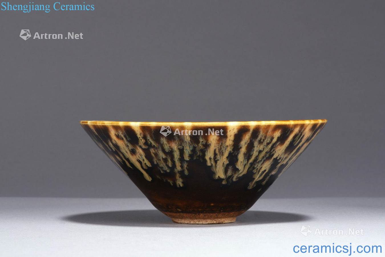 The song dynasty jizhou kiln hawksbill green-splashed bowls