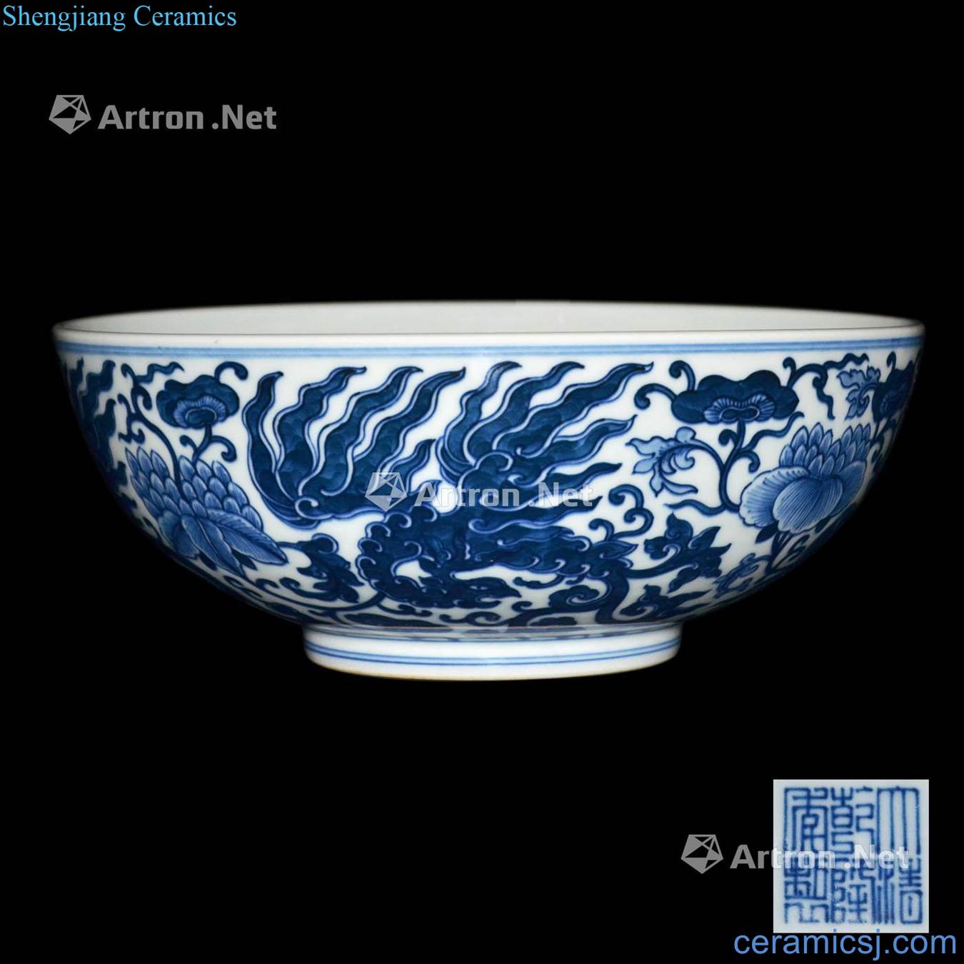 Qing qianlong Blue and white chicken wear pattern large bowl