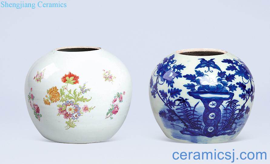 Qing porcelain, enamel pot (a set of two)