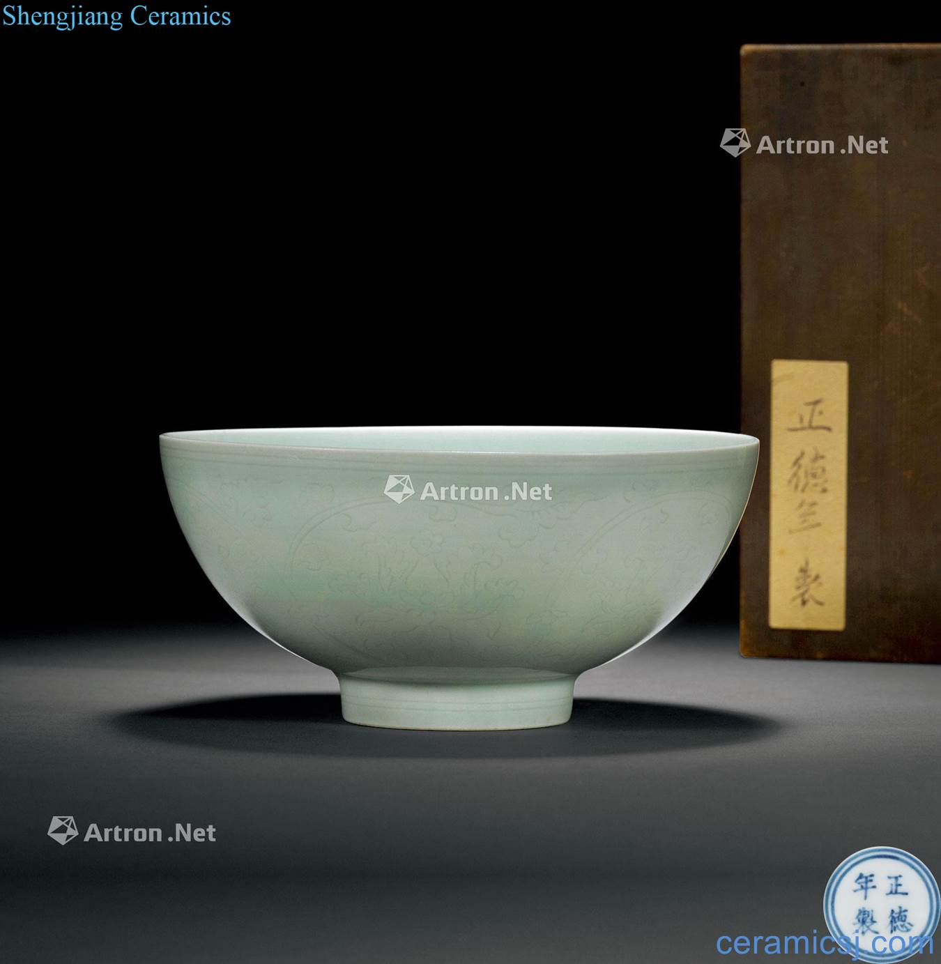 MingZhengDe Green glaze dark moment treasure phase pattern bowl