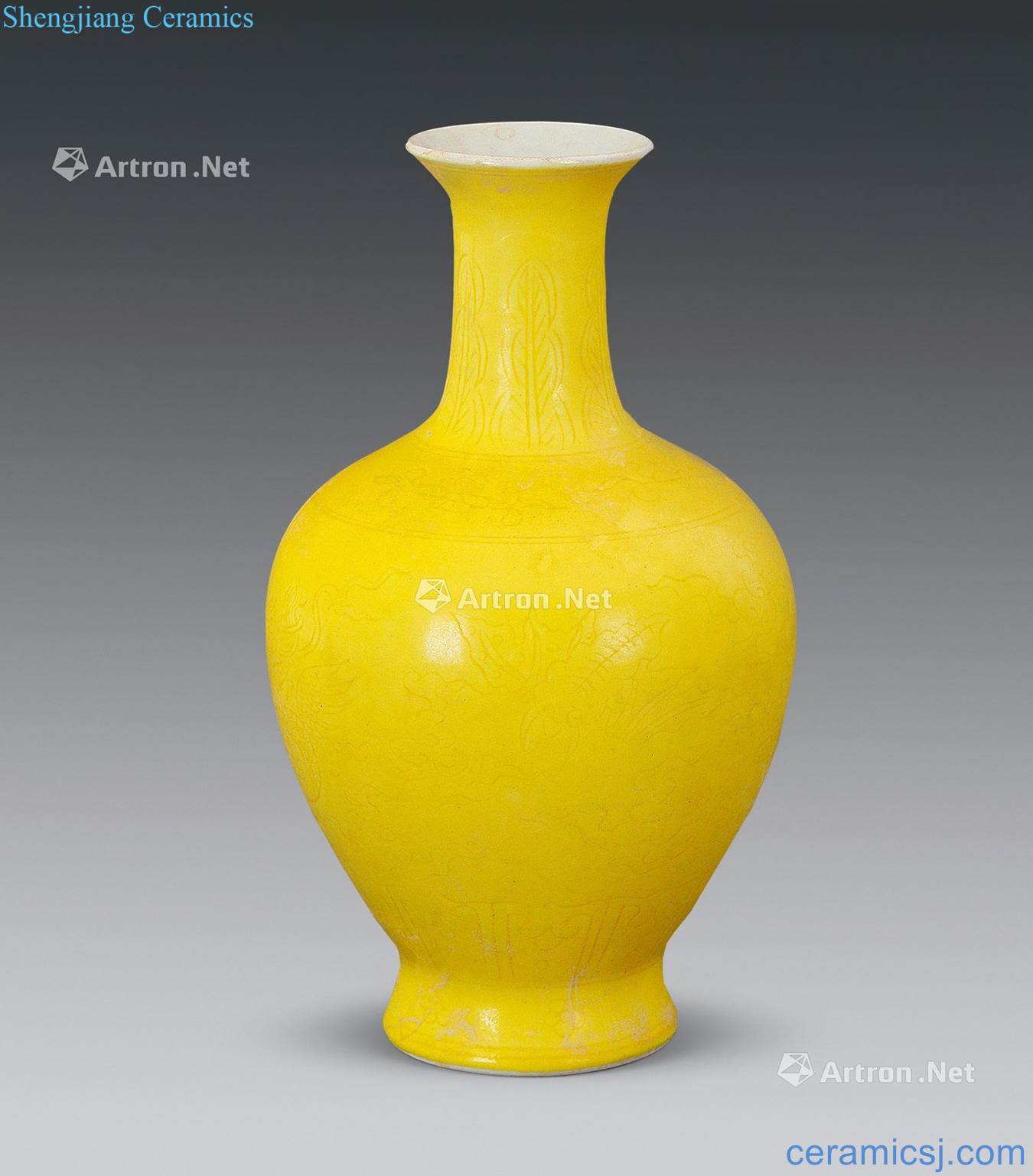 chenghua Yellow glaze scratching animal print bottle