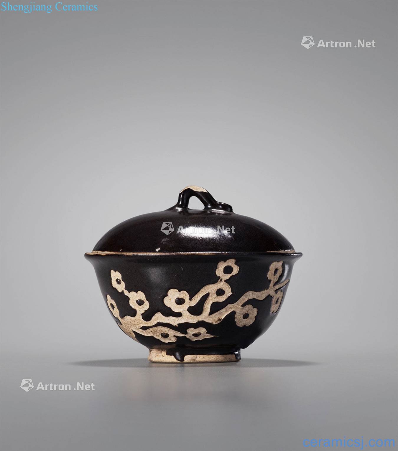 yuan Magnetic state kiln black glaze plum flower tattoos tureen