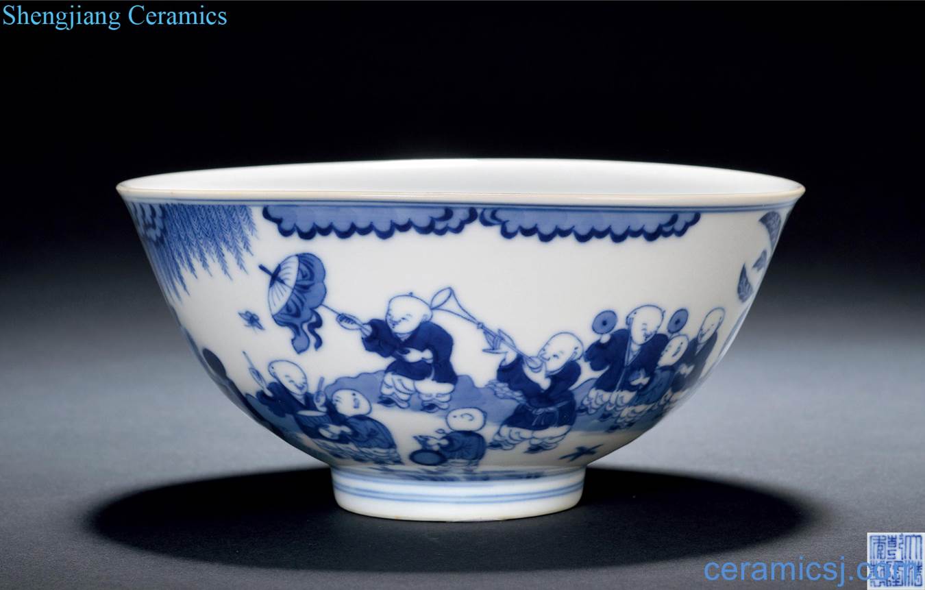 Qing qianlong blue courtyard figure baby play bowls