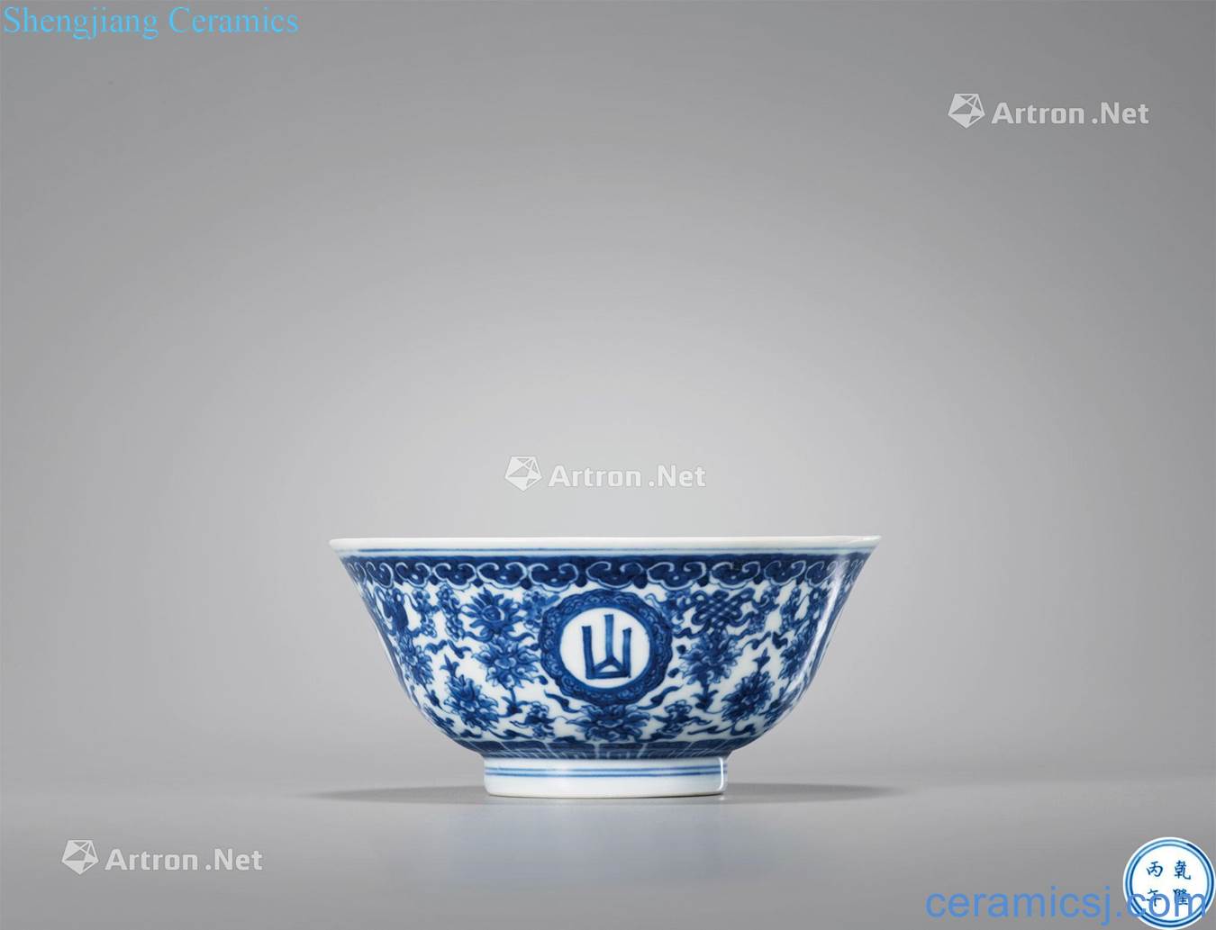 Qing qianlong Blue and white tie up lotus flower sweet grain medallion mountain ShuiChangTu bowl