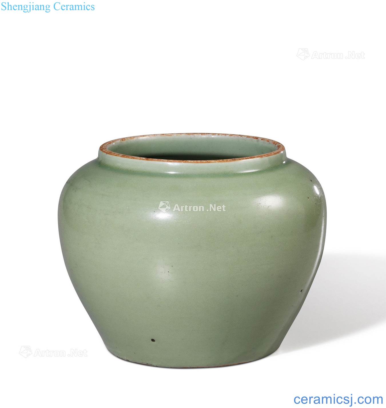 Early Ming dynasty Longquan celadon glaze tanks