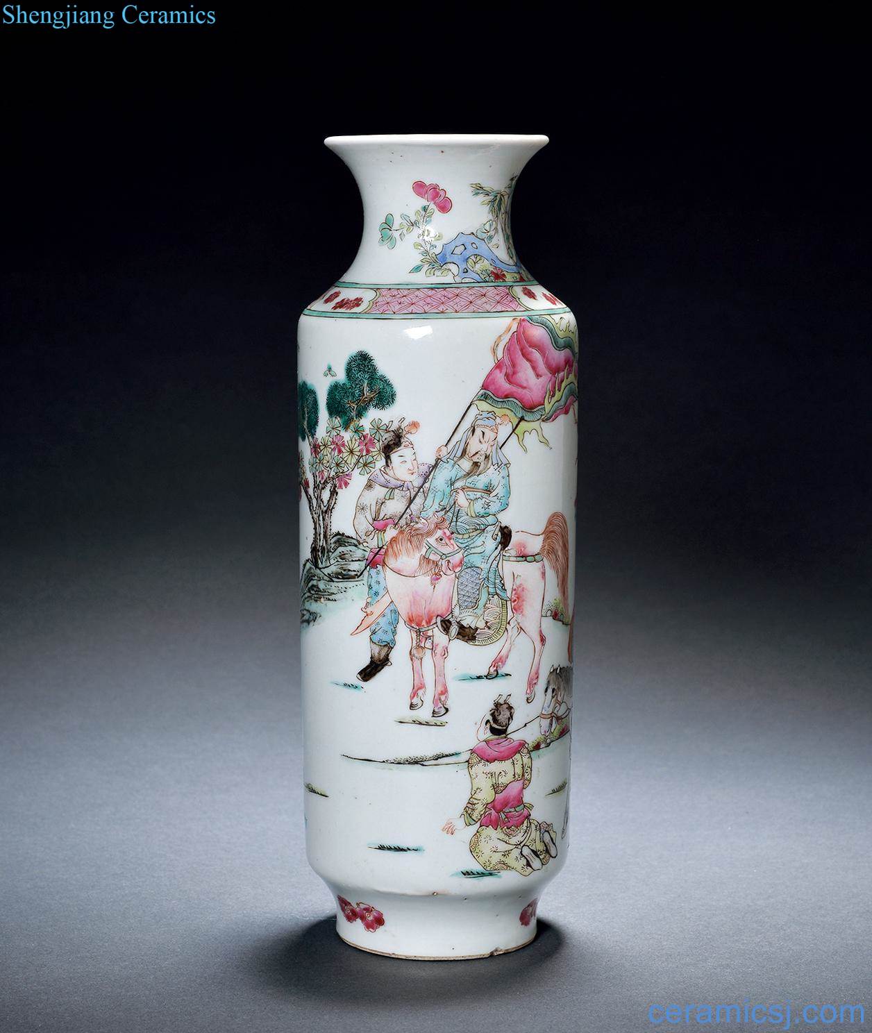 In late qing famille rose in The Three Kingdoms story mouth bottle