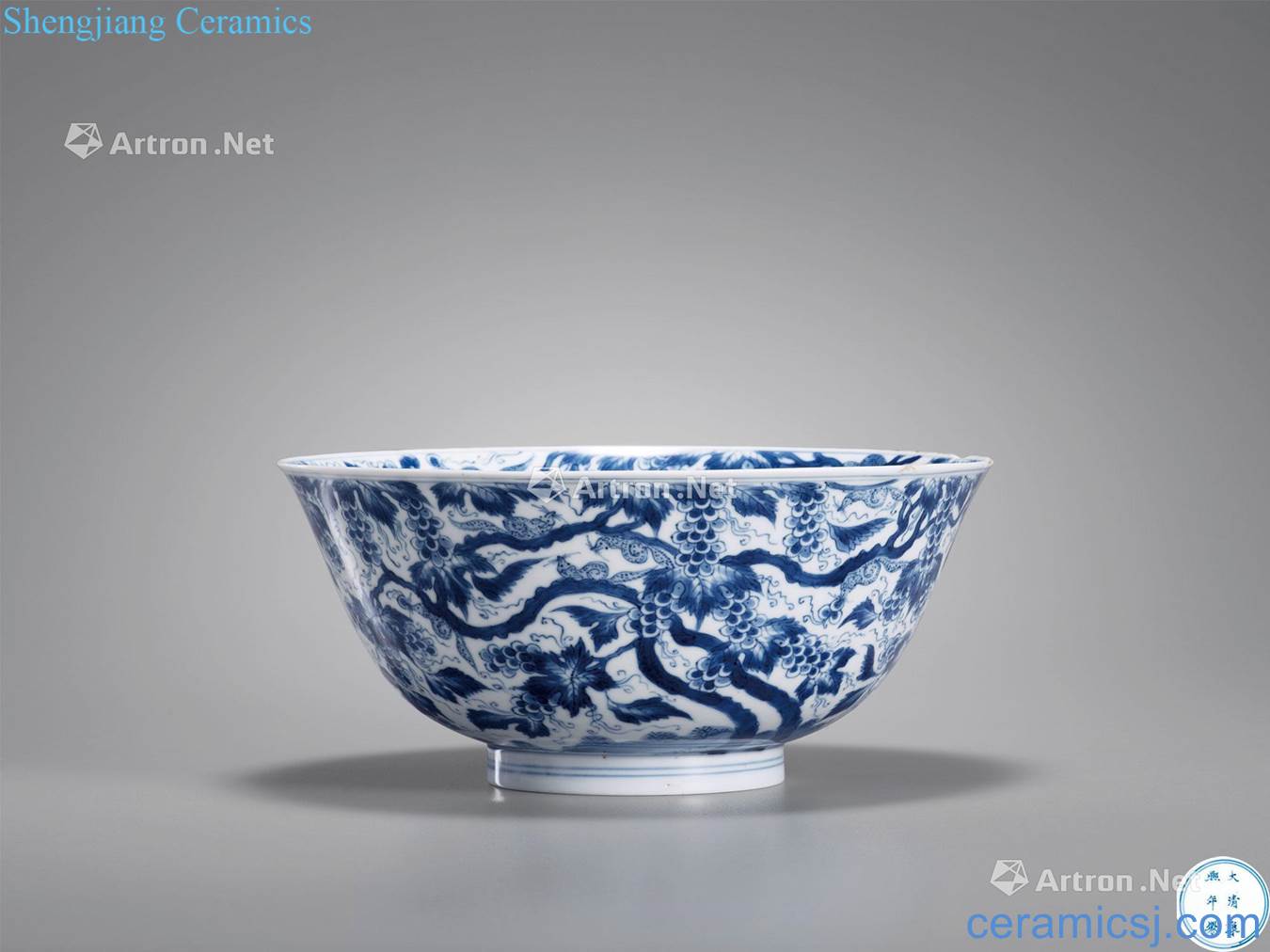 The qing emperor kangxi porcelain squirrel grape grain big bowl