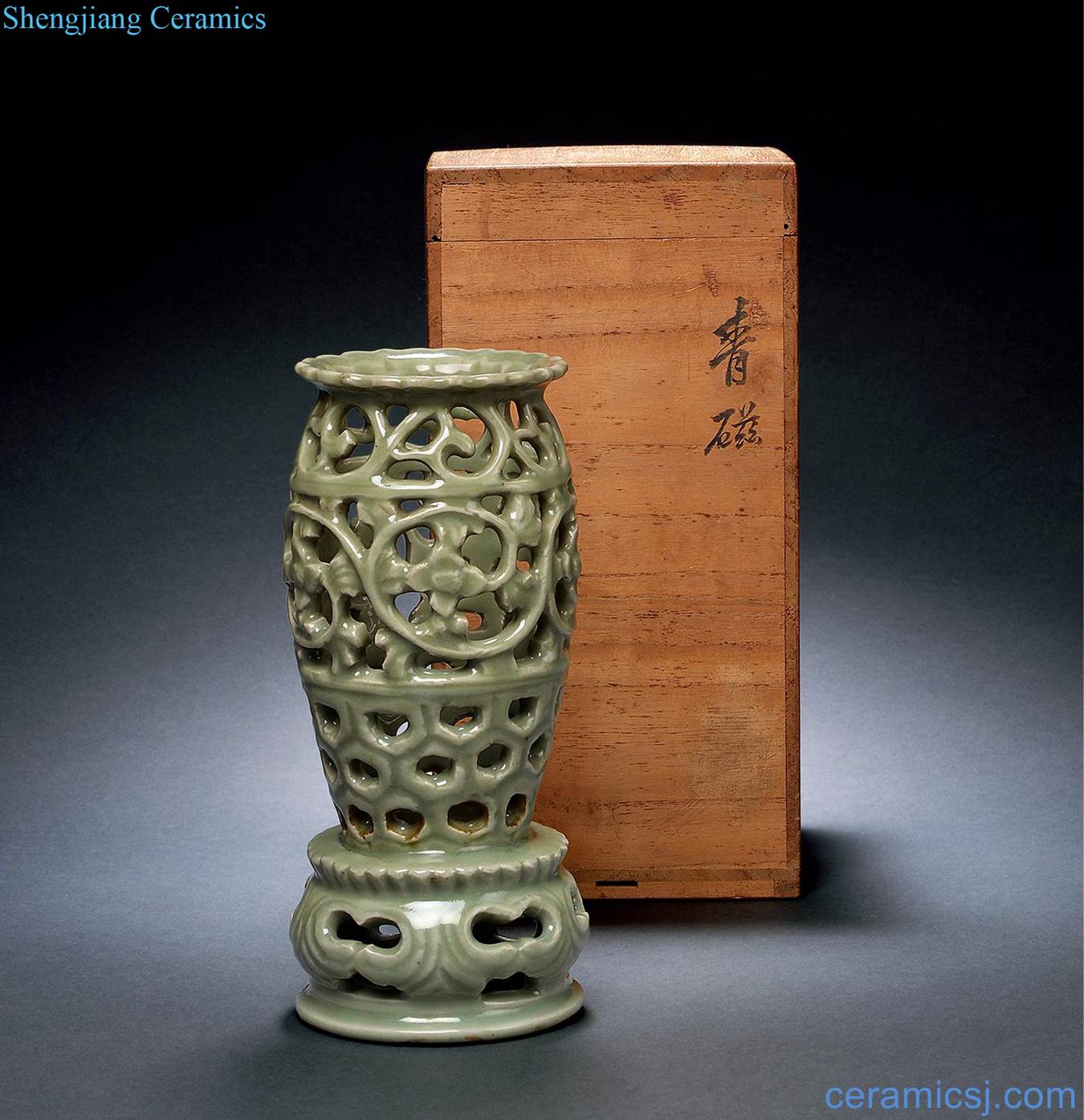 Ming Longquan celadon green glazed hollow out flowers