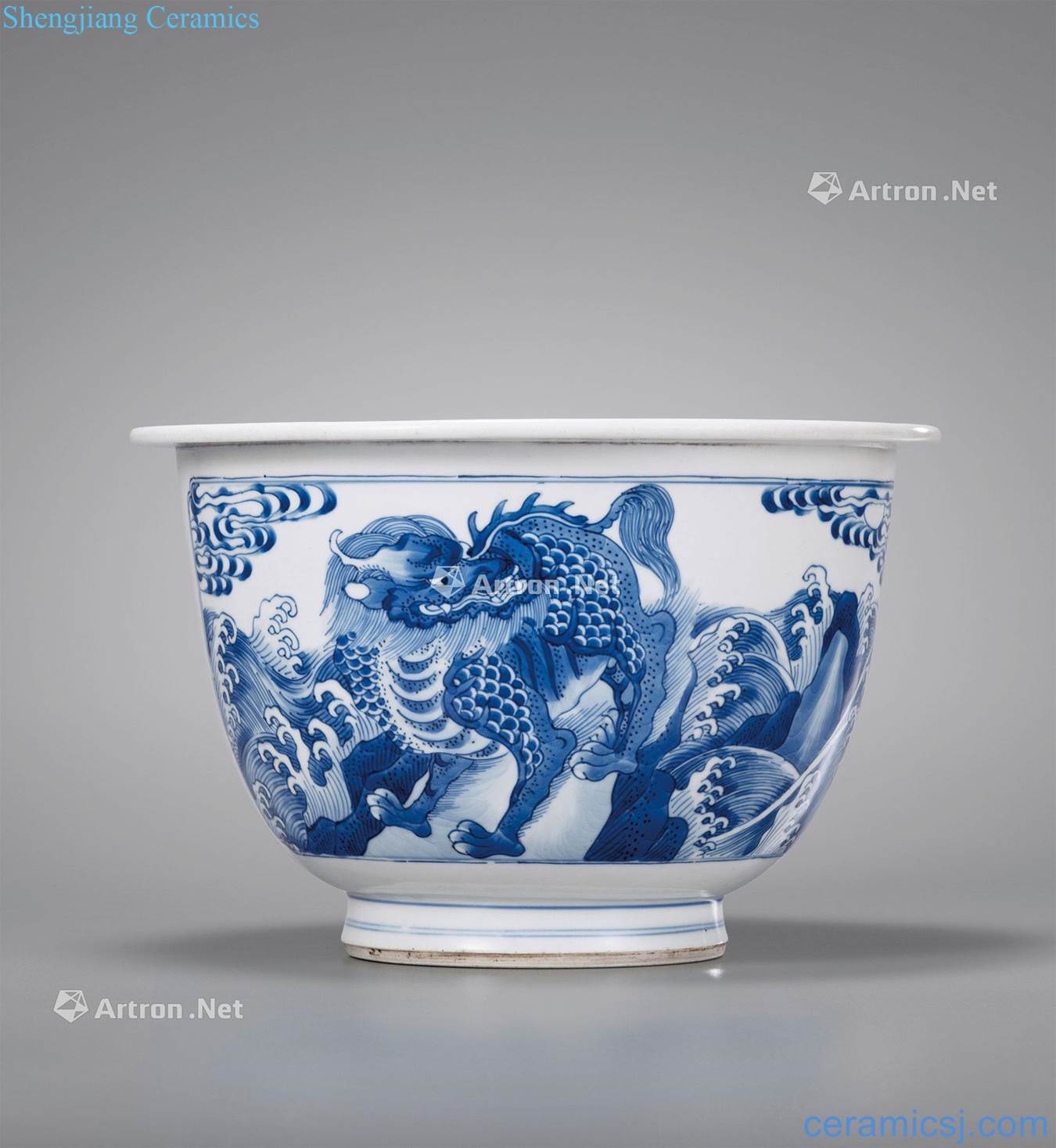 The qing emperor kangxi Blue and white hill water benevolent grain fold along the flowerpot