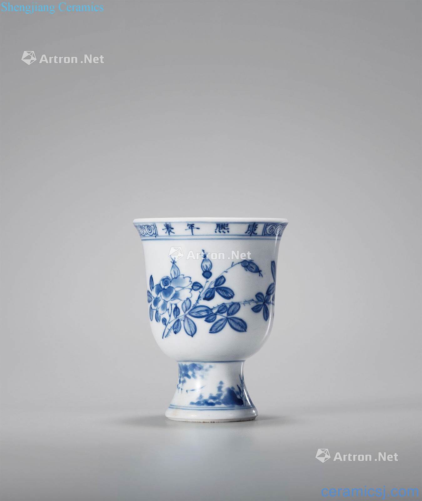 The qing emperor kangxi Blue and white flower grain the bell cup