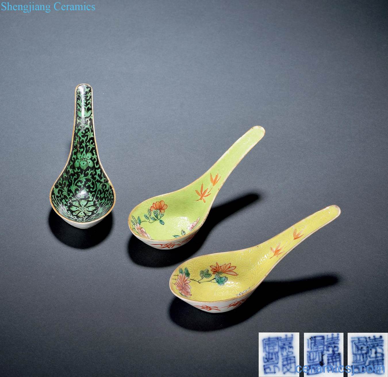 Qing jiaqing black green, rolling enamel spoon (three)