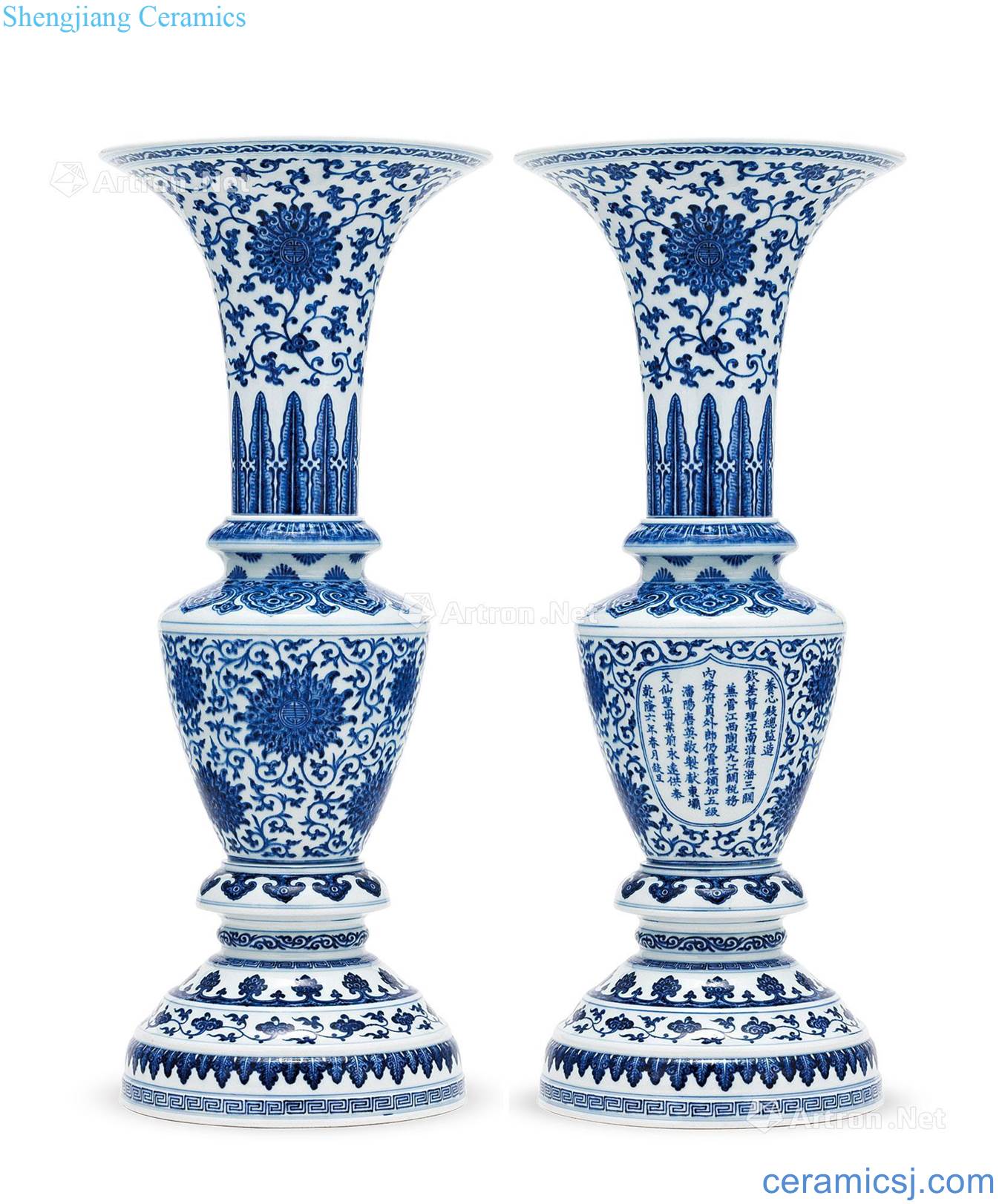 B system Qing qianlong Blue and white lotus flower grain flower vase with