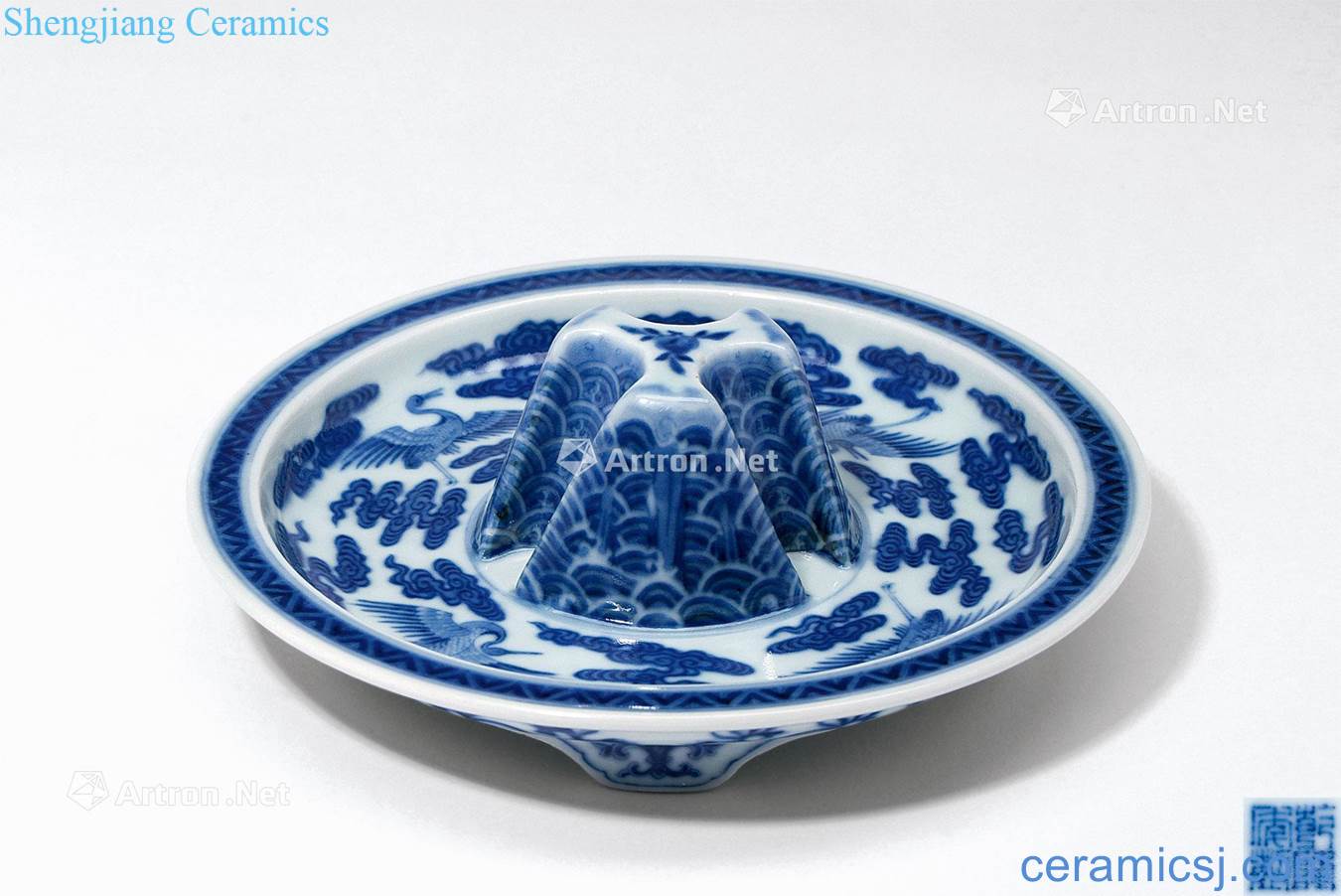 Qing qianlong Blue and white YunHeYun goblet