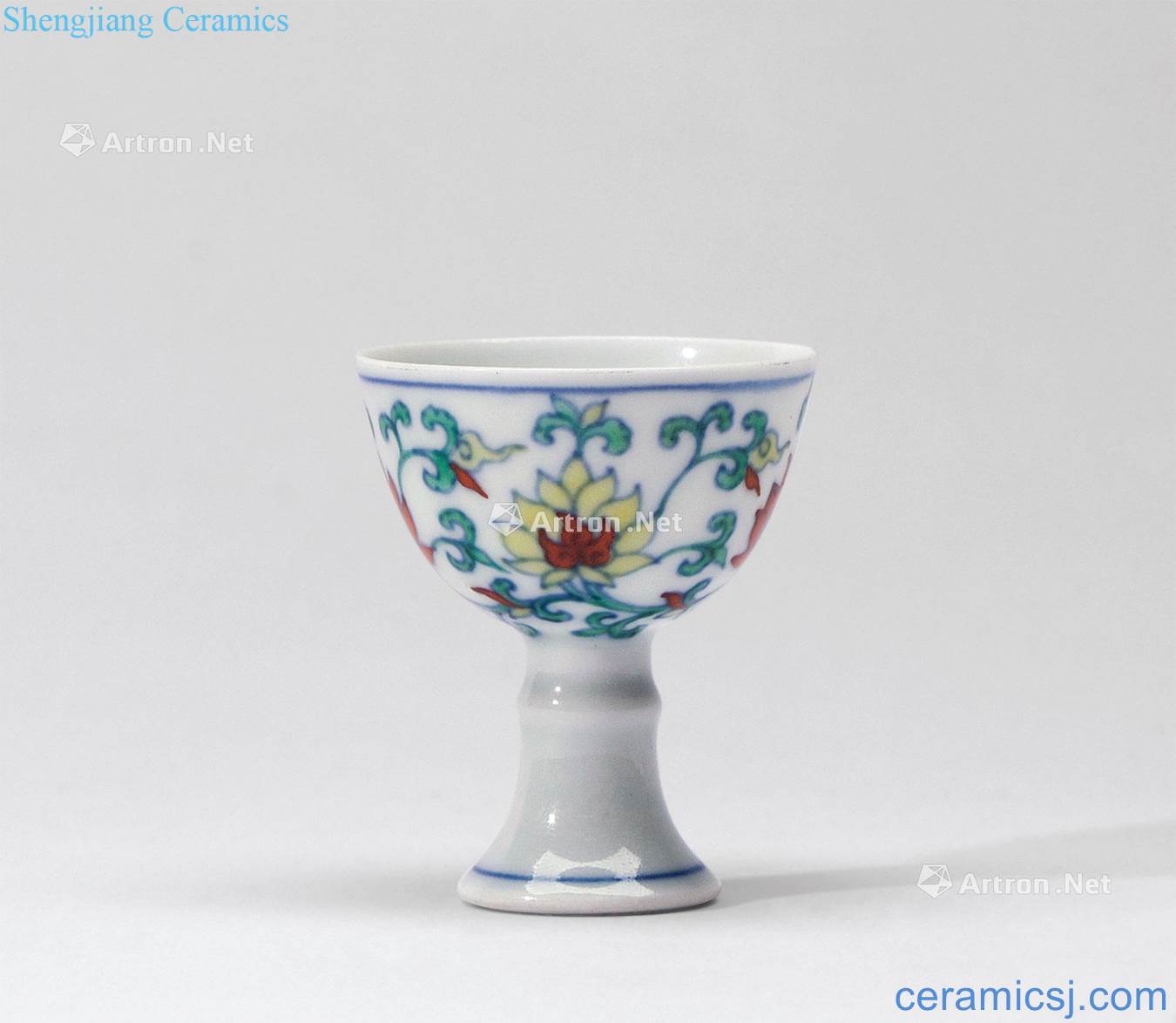 Qing yongzheng bucket color lotus flower grain footed cup