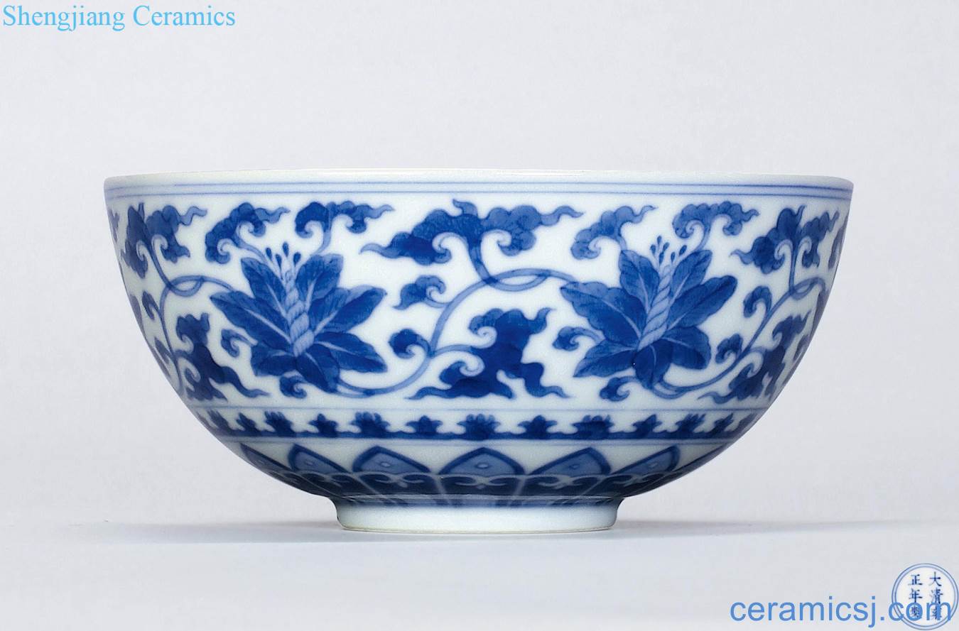 Qing yongzheng blue-and-white turmeric green-splashed bowls