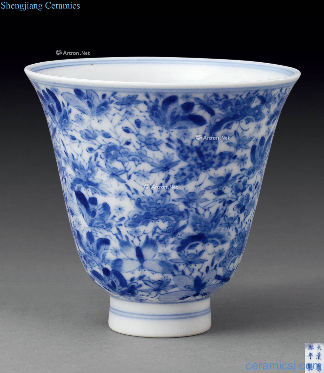 The qing emperor kangxi Blue and white flower butterfly cup bell