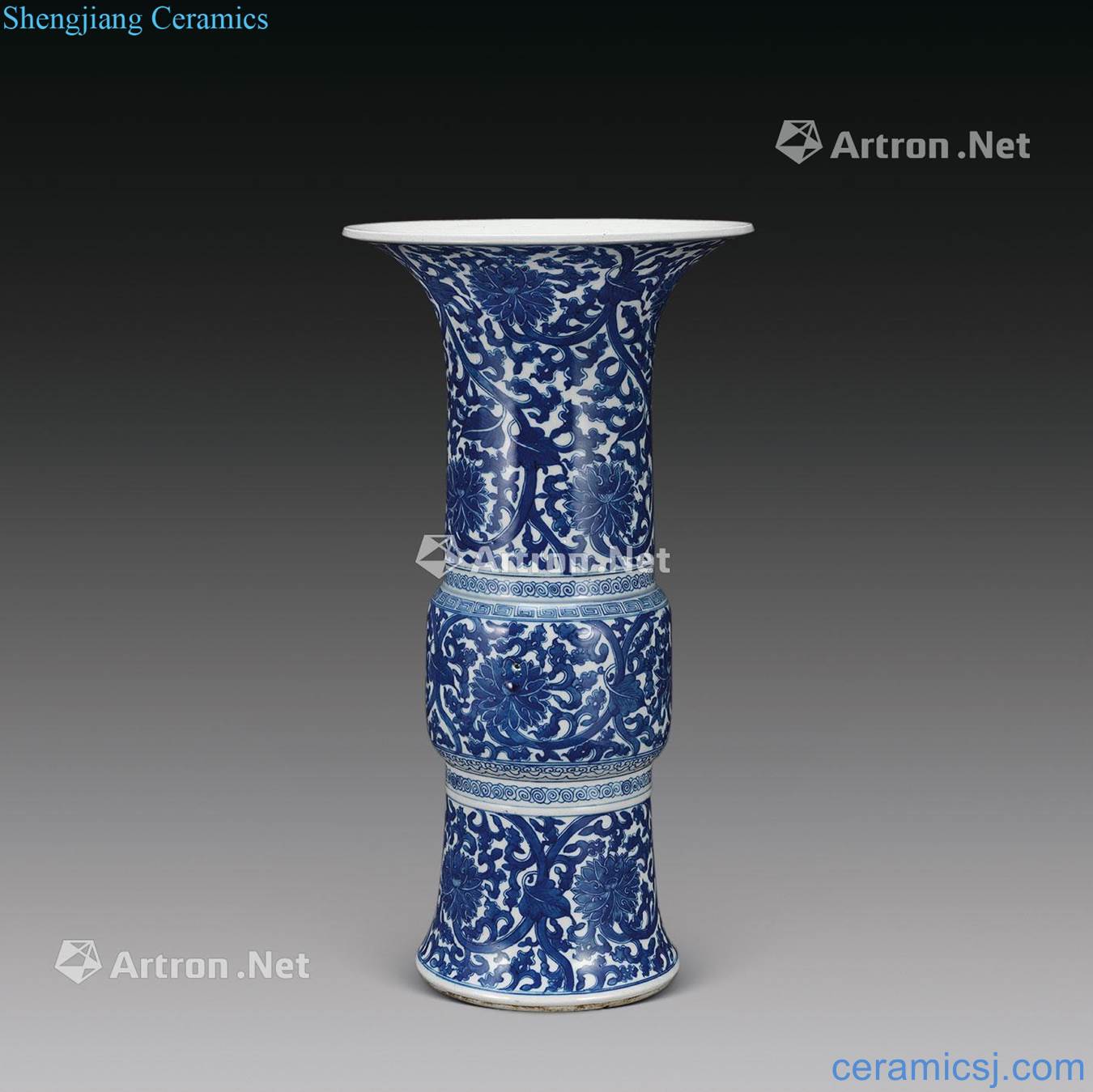 The qing emperor kangxi Blue and white lotus flower grain flower vase with