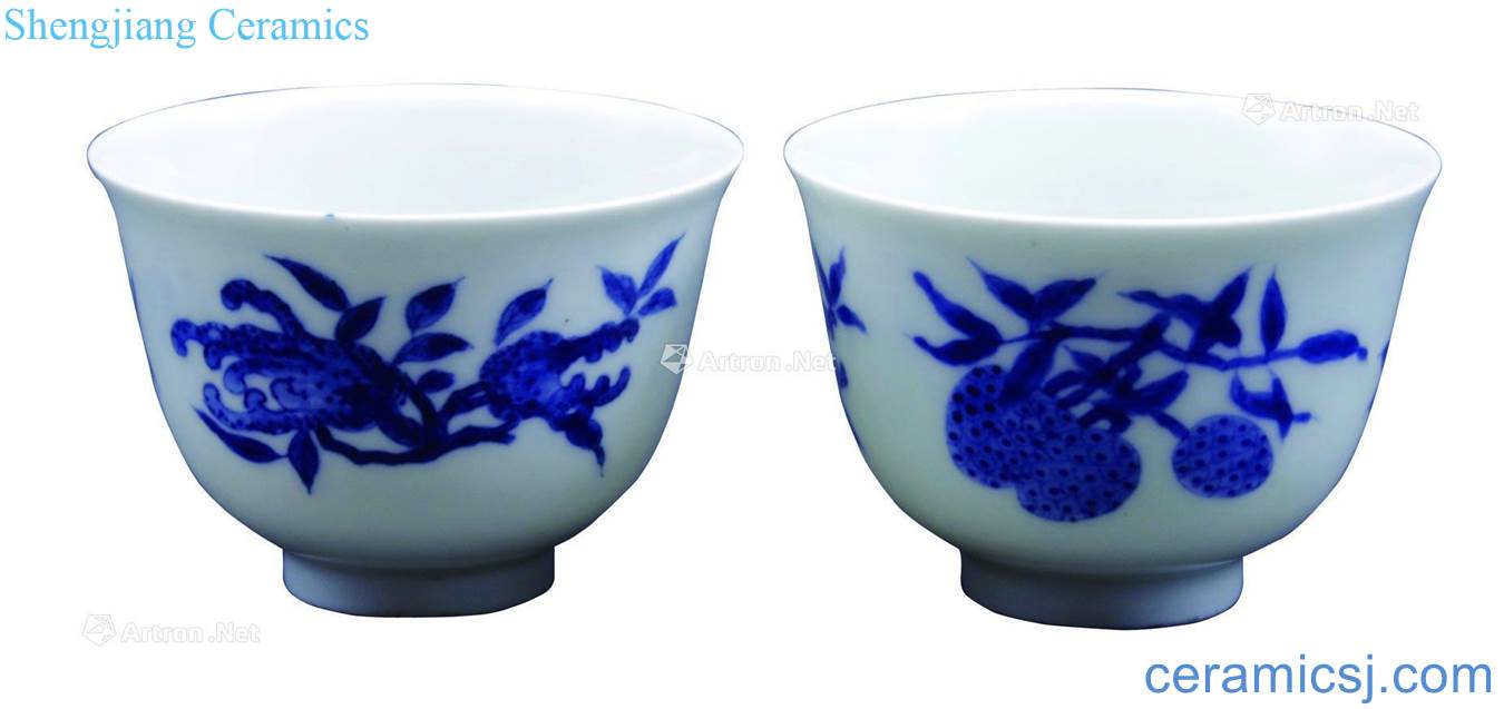 The qing emperor kangxi Blue and white sanduo grain cup A pair of