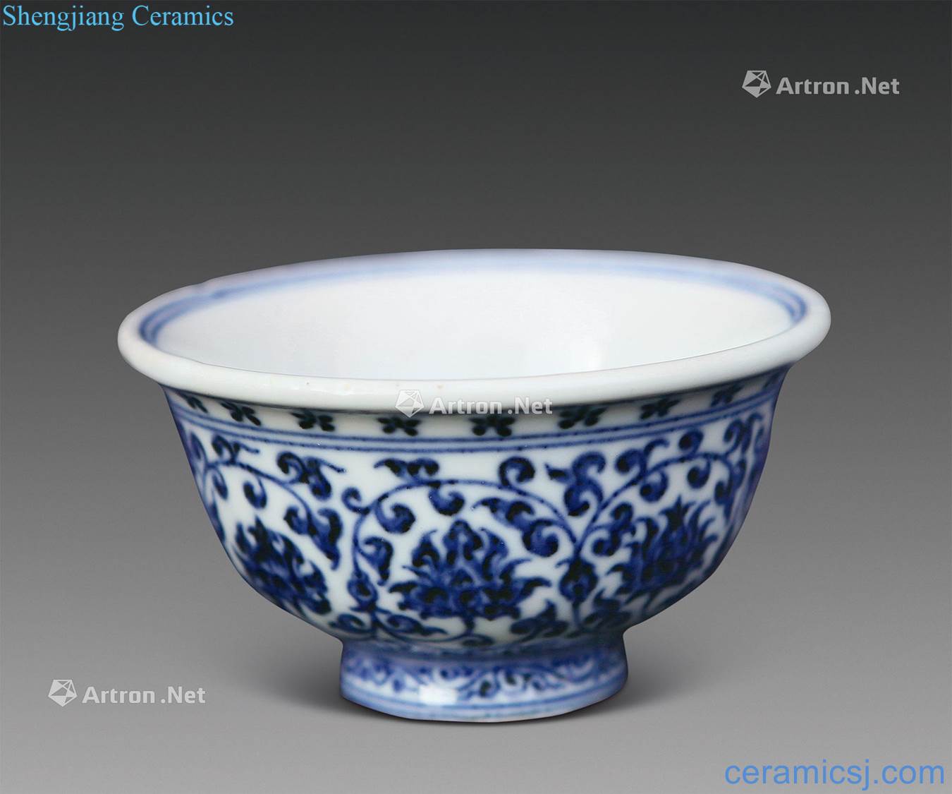 Ming yongle Blue and white lotus flower grain pressure hand cup