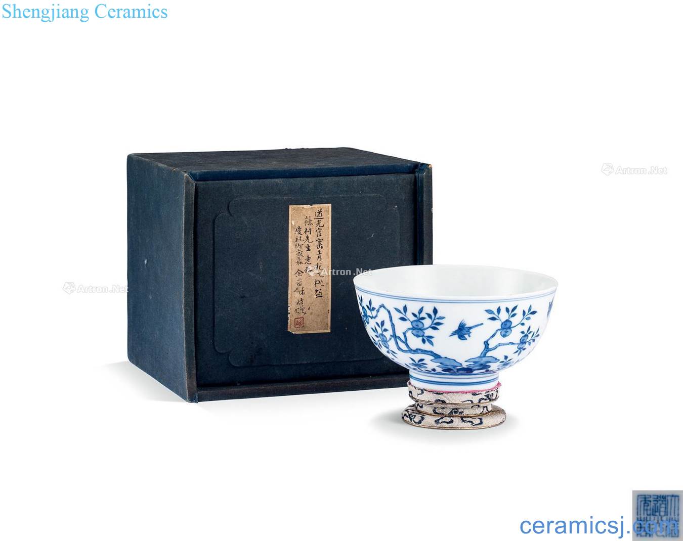 Qing daoguang Blue and white peach figure bowl