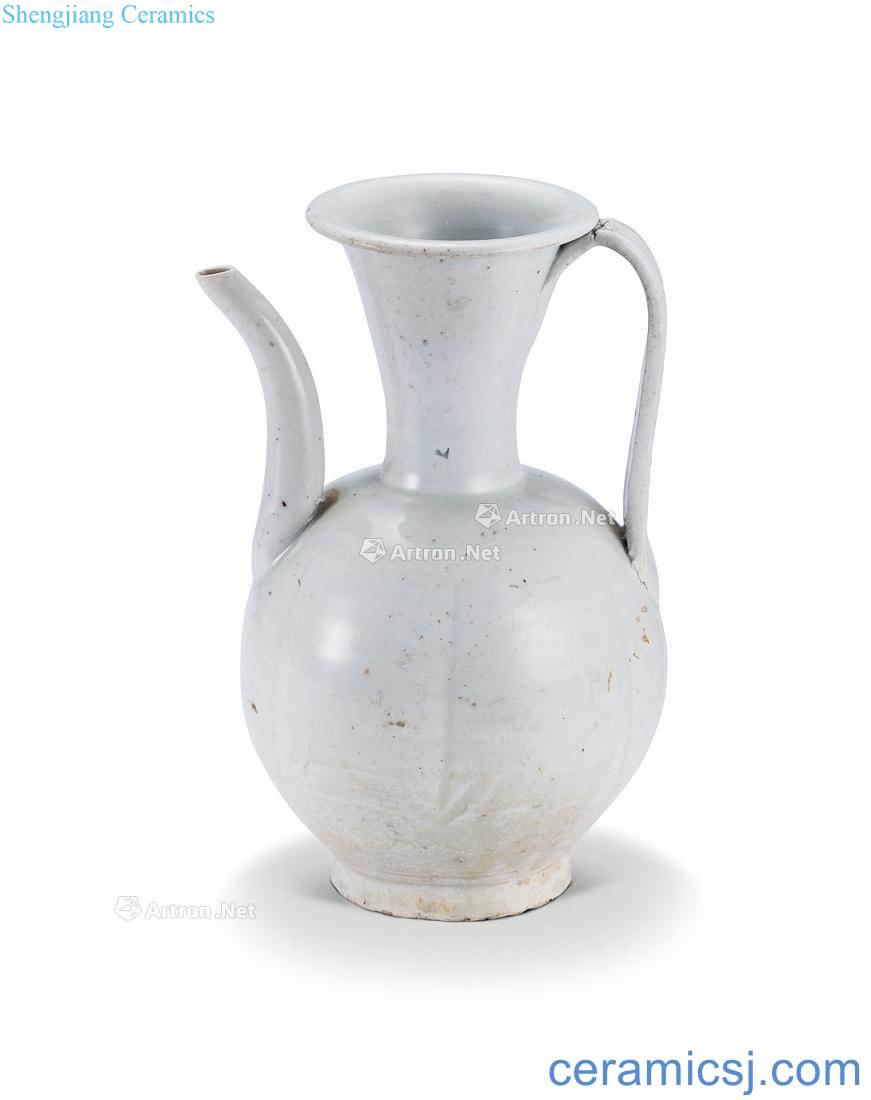 The song dynasty Green white glaze ewer