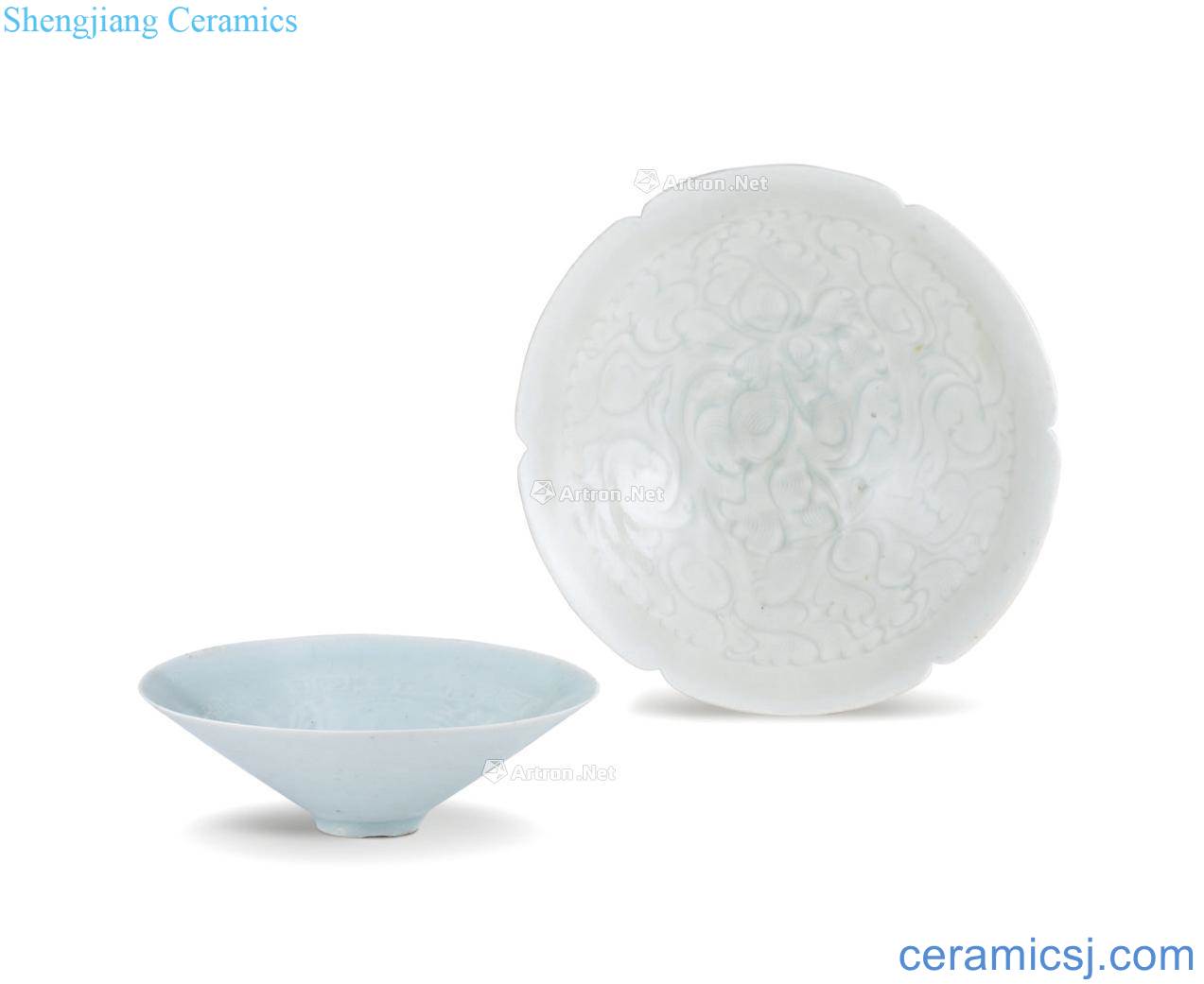 The song to gold Green white glaze delimit peony kwai, stamps lotus dai li mouth type bowl (a set of two)