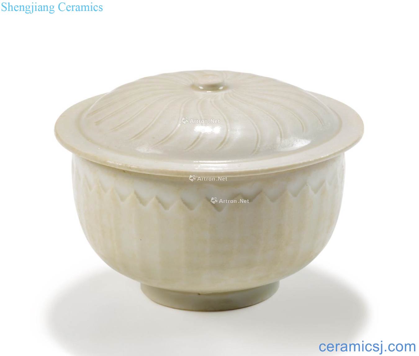The song dynasty The kiln craft chrysanthemum petals green-splashed bowls and cover