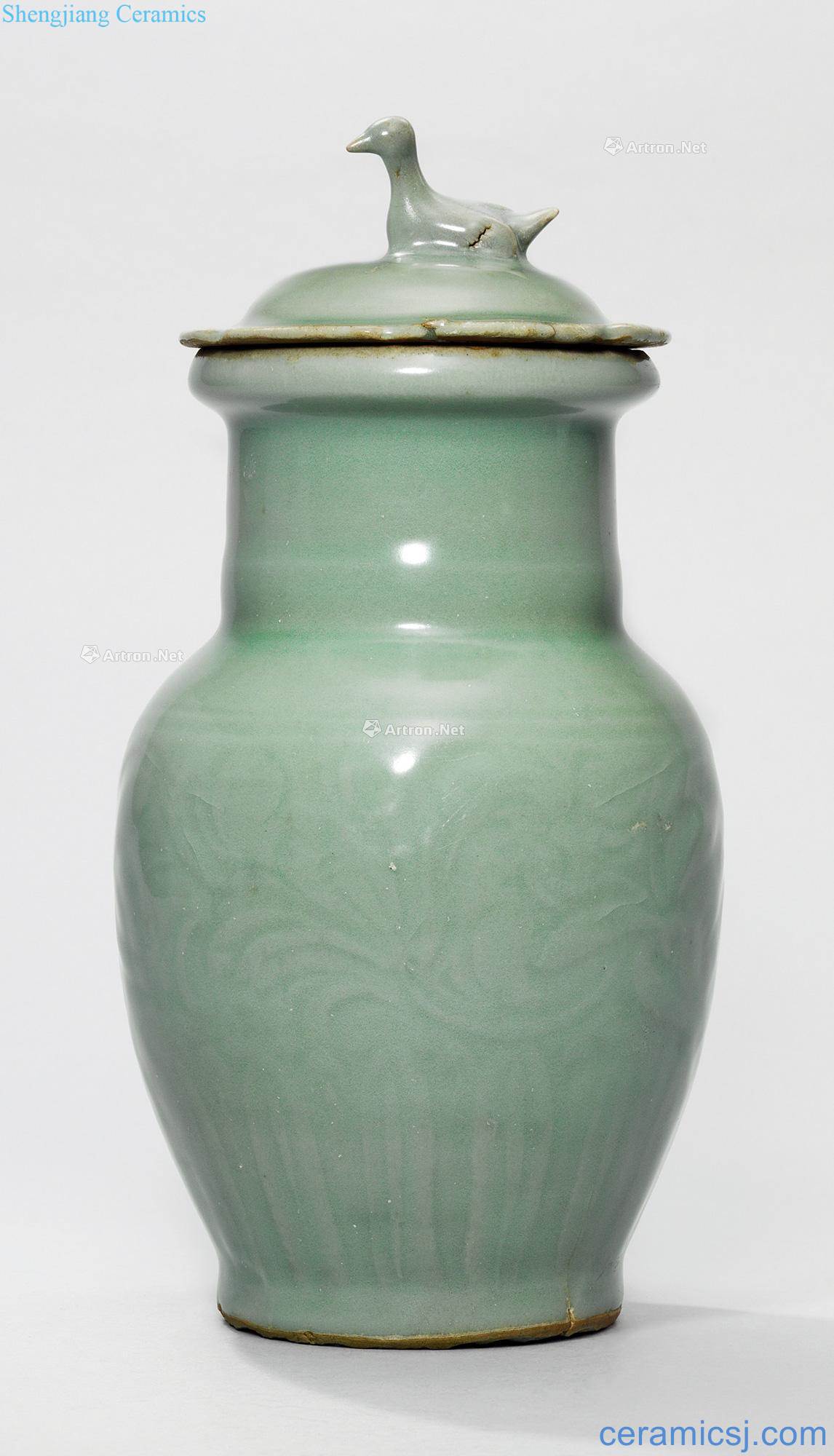 The southern song dynasty Longquan green glazed carved flowers bird-like button cover pot lines