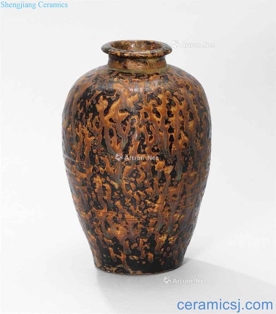 The southern song dynasty jizhou kiln hawksbill glaze bottle