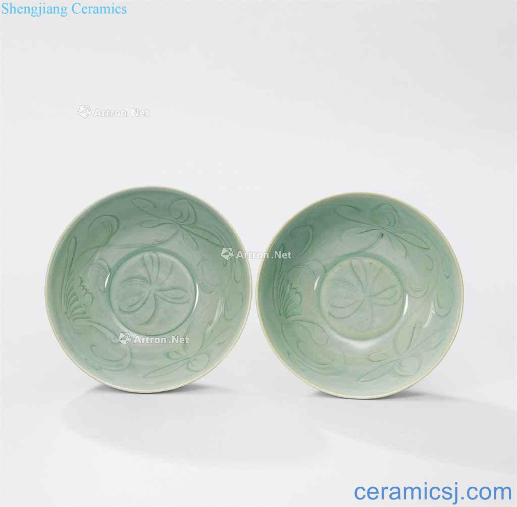 Southern song dynasty longquan celadon is lishui green glazed carved lotus grain 盌 (two)