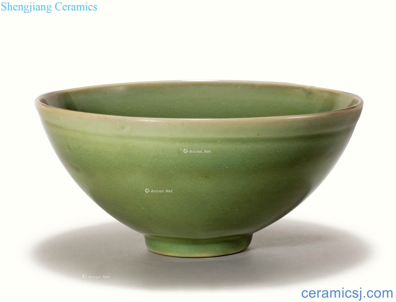 In the Ming dynasty Longquan plum green glaze bowls