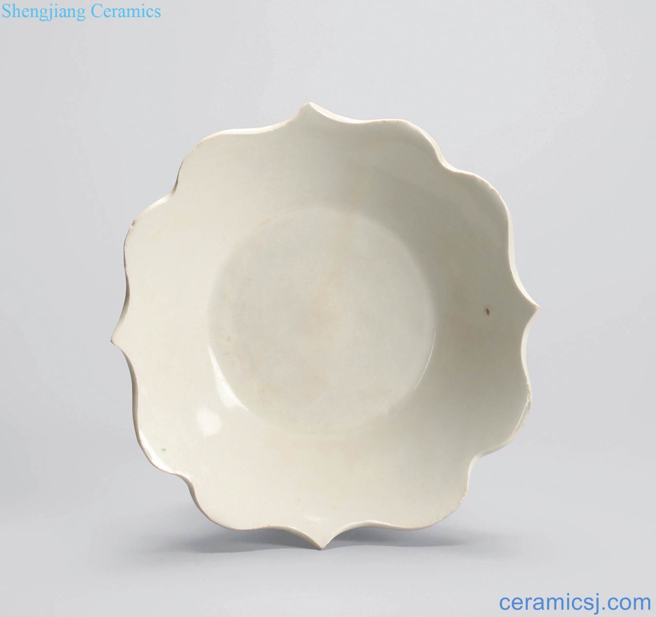 The five dynasties (907-960) xing kiln craft flower mouth tray