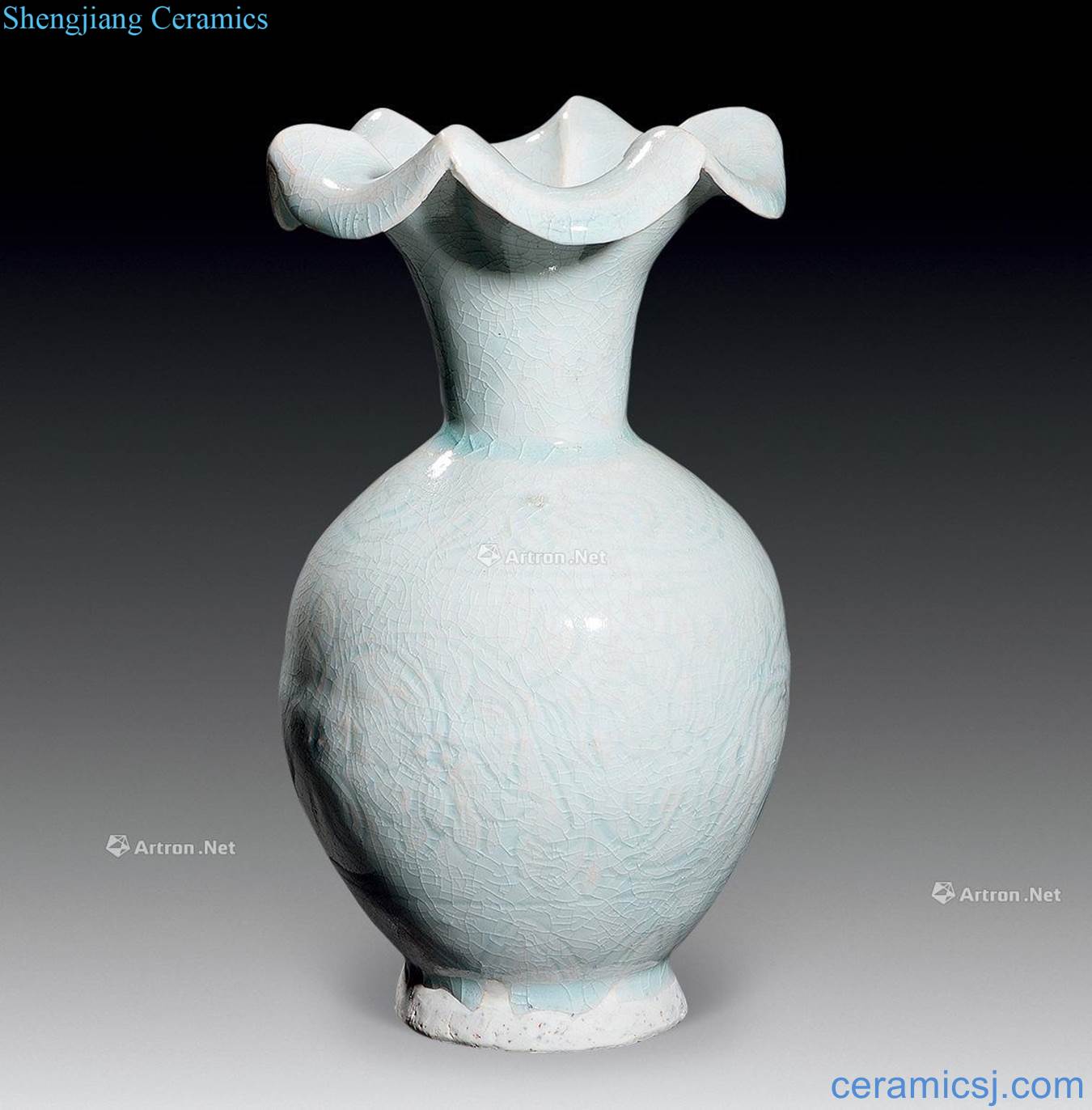 Song/yuan Shadow green engraved floral mouth