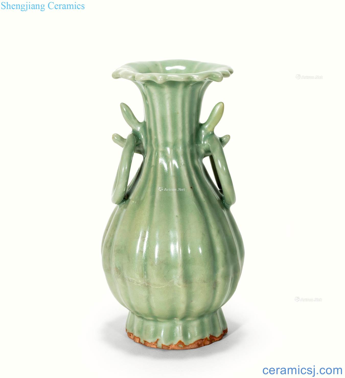 The yuan dynasty Longquan melon leng ears bit ring bottle