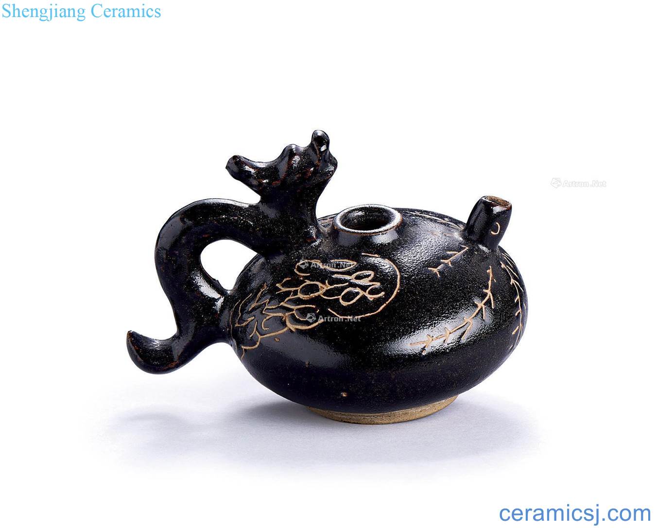The song dynasty Jizhou kiln black glaze carved dragon handle pot