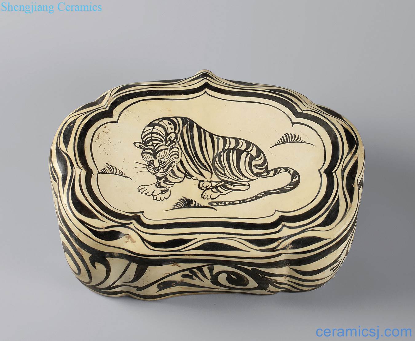 Northern song dynasty (960-1127) and gold (1115-1234) magnetic state kiln water color black tiger stripes ruyi shaped pillow