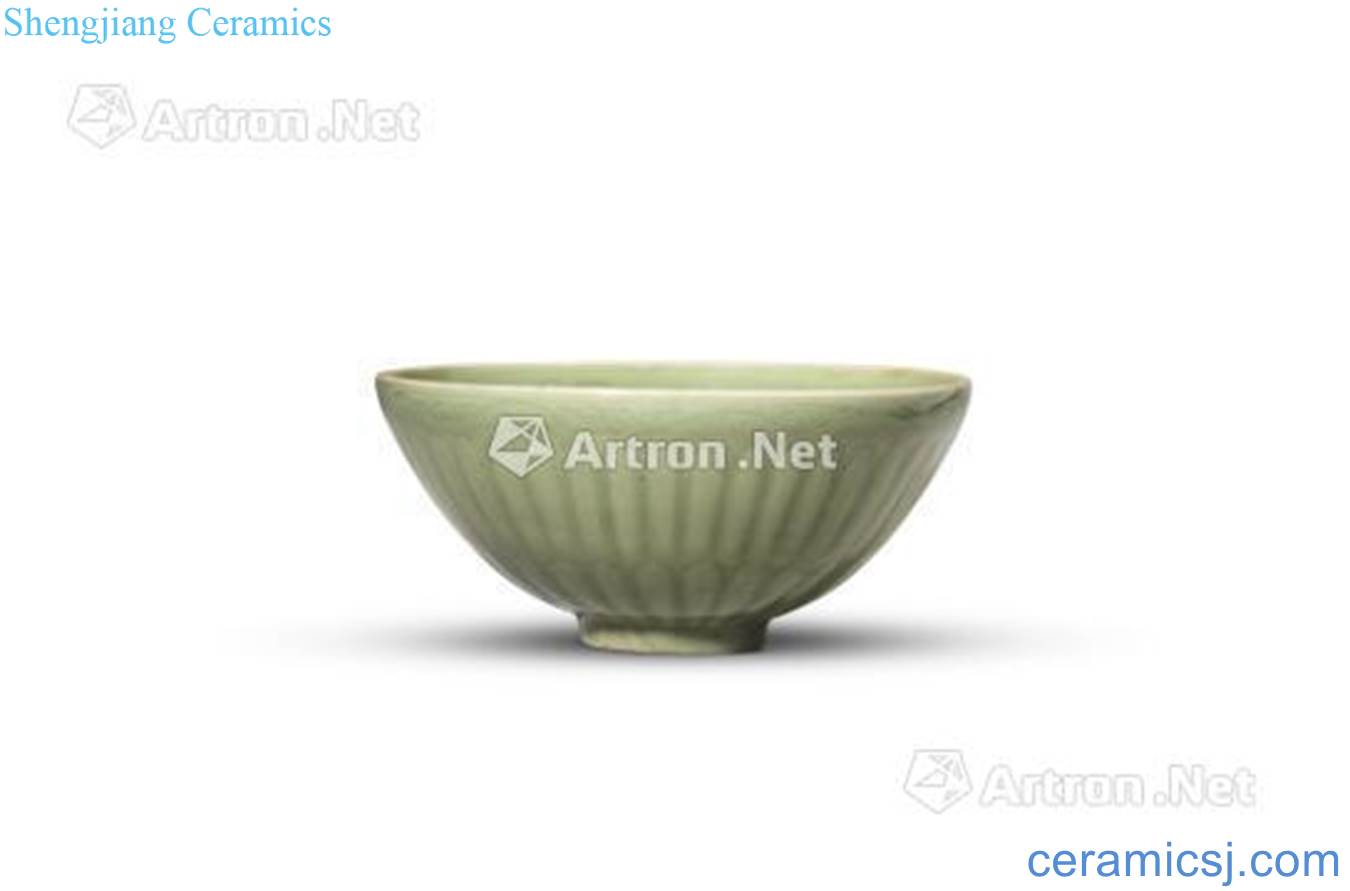 Ming Hualien disc bowl of longquan green glaze