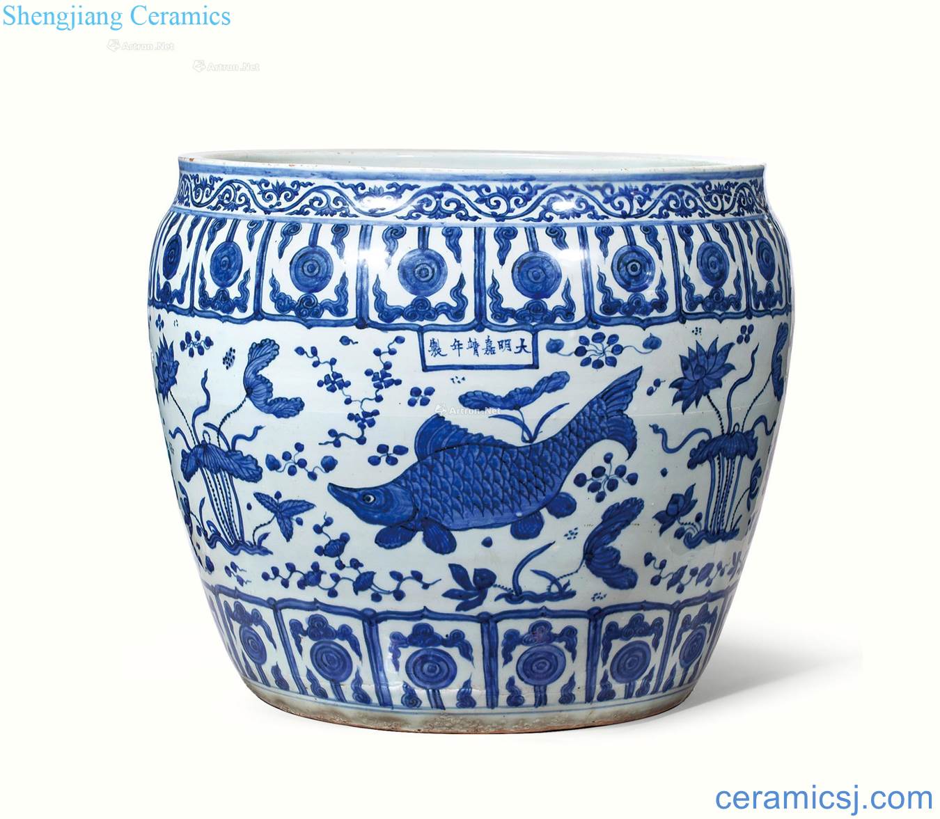 Ming Jiajing kiln Blue and white fish grain big crock